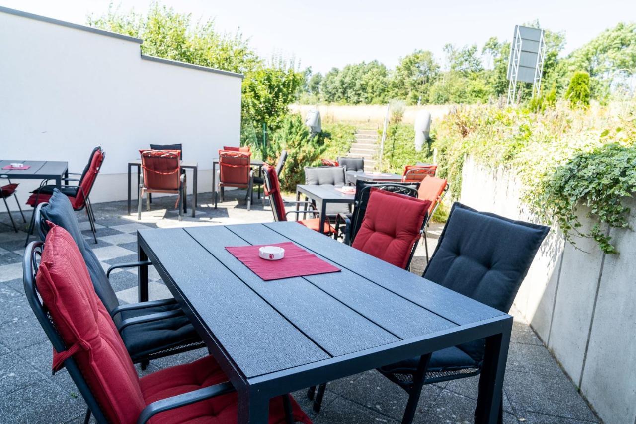 Land-Gut-Hotel Am Ring Meuspath Екстер'єр фото